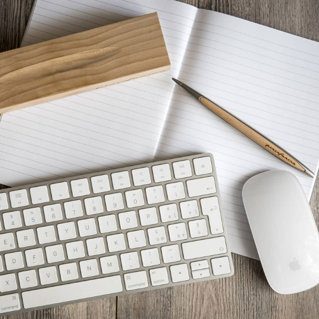 Pininfarina | Cambiano | Cedarwood | Classic Ethergraf  metal alloy tip | Solid Wood Desk Stand